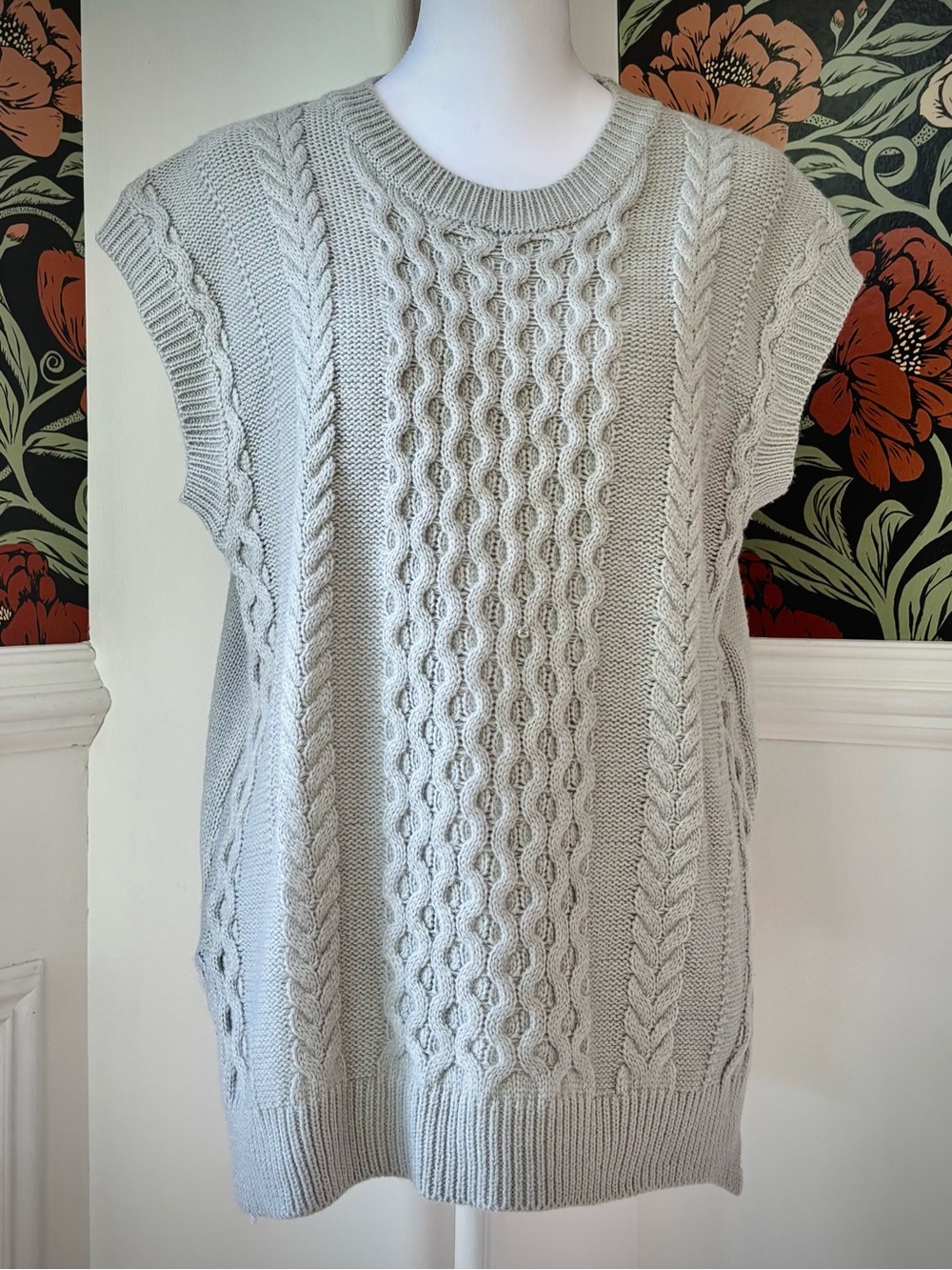 Chunky Cable Knit Sweater Vest Grey Sleeveless Pullover Soft Academia - Picture 3 of 10